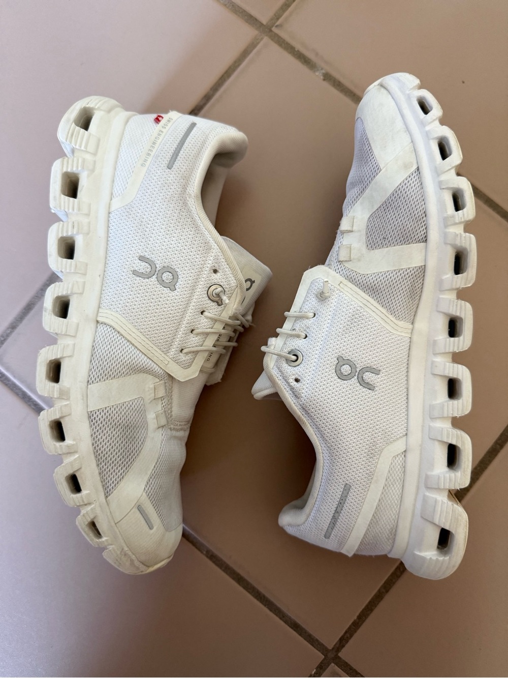 On Cloud 6 White Running Sneakers